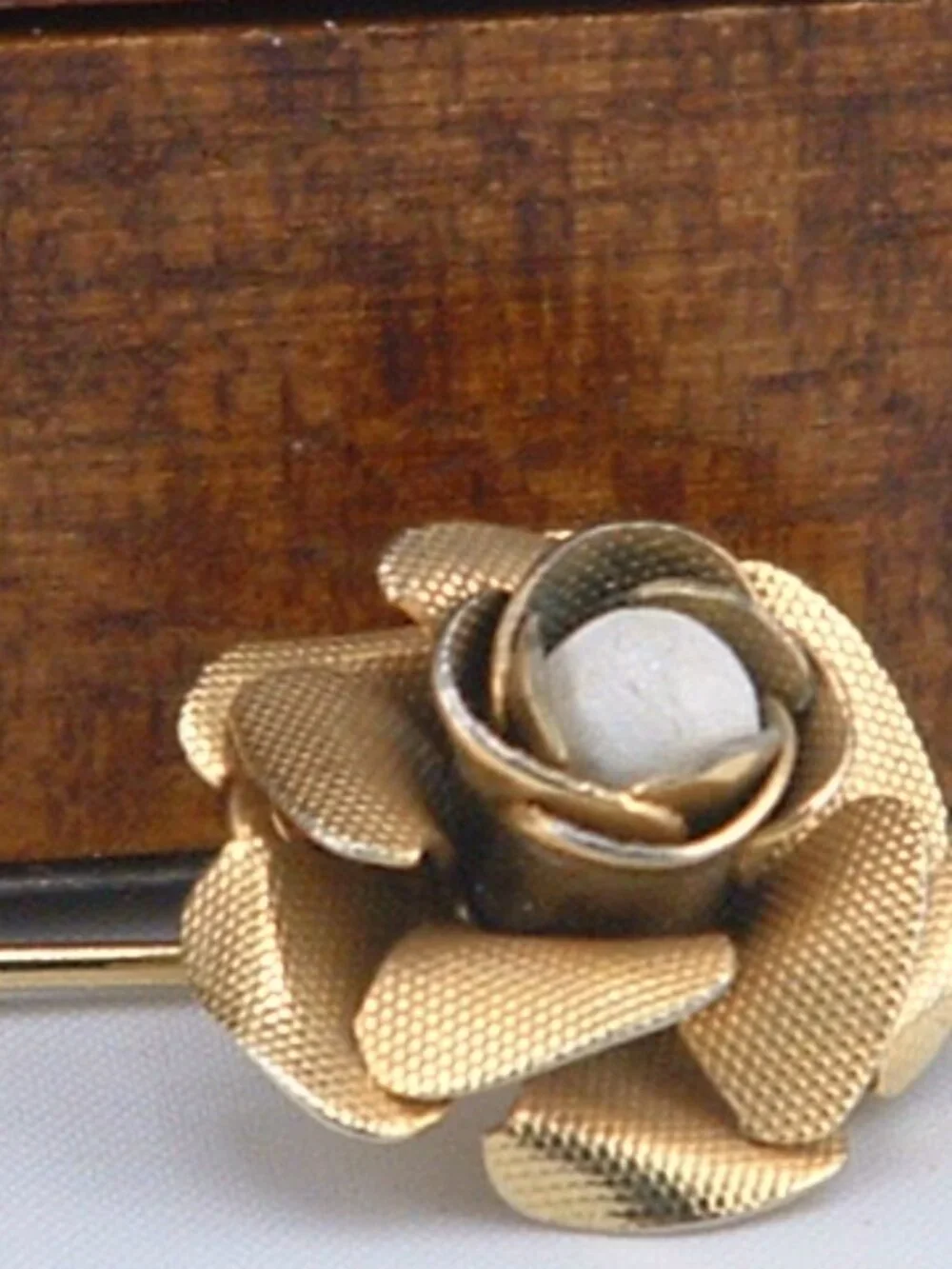 Pre-Owned Vintage Gold & White Rose Brooch Stick Pin